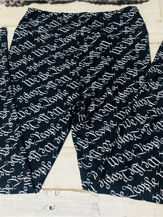 LuLaRoe Pants - ❤️LuLaRoe “We The People” Leggings, One Size